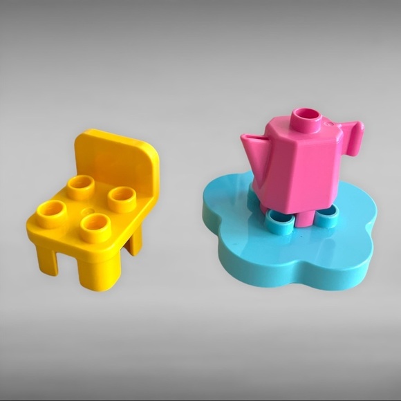 LEGO Duplo Minnie's Cafe 10830 Complete Set - Picture 4 of 6